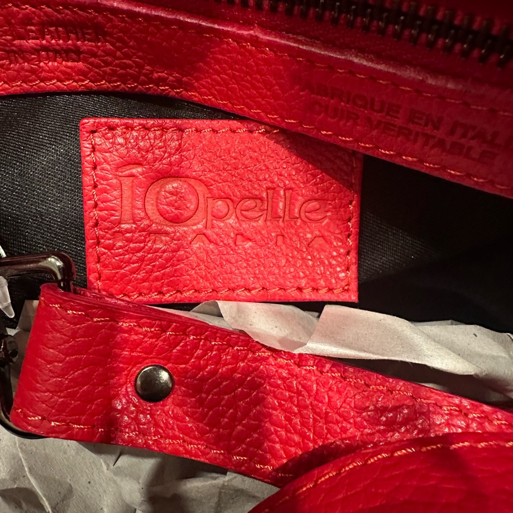 NWT IOpelle Red Embossed Leather Tote - Picture 6 of 7